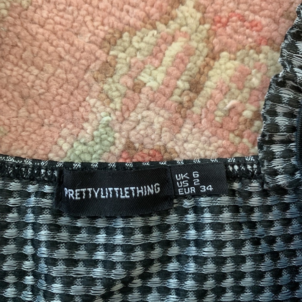 PLT🖤 crop top - Picture 2 of 2